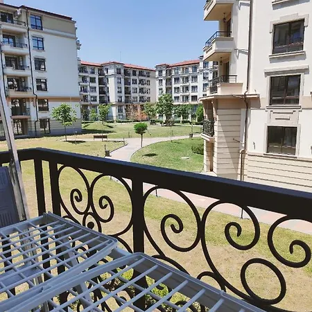Appartamento Aivasovski Park - Meters Away From *