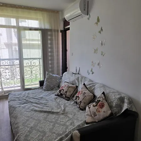 Appartamento Aivasovski Park - Meters Away From