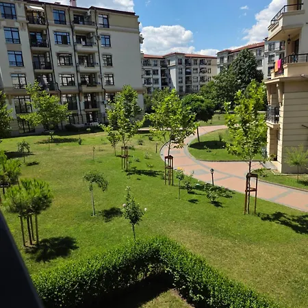 Aivasovski Park - Meters Away From Апартаменты *